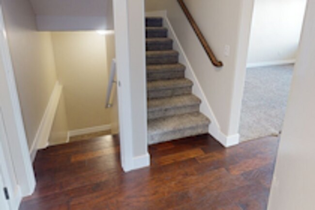 Photo - Female Housing Available in Saratoga Springs - Regular Room & Basement Suite! Unit Bedroom 4 (Basement)