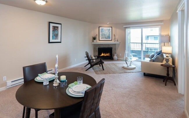 Photo - Charming 2-2 Condo in Moss Bay – Available April 5