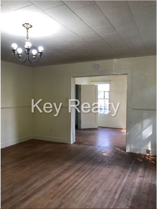Photo - 112 Bentley St