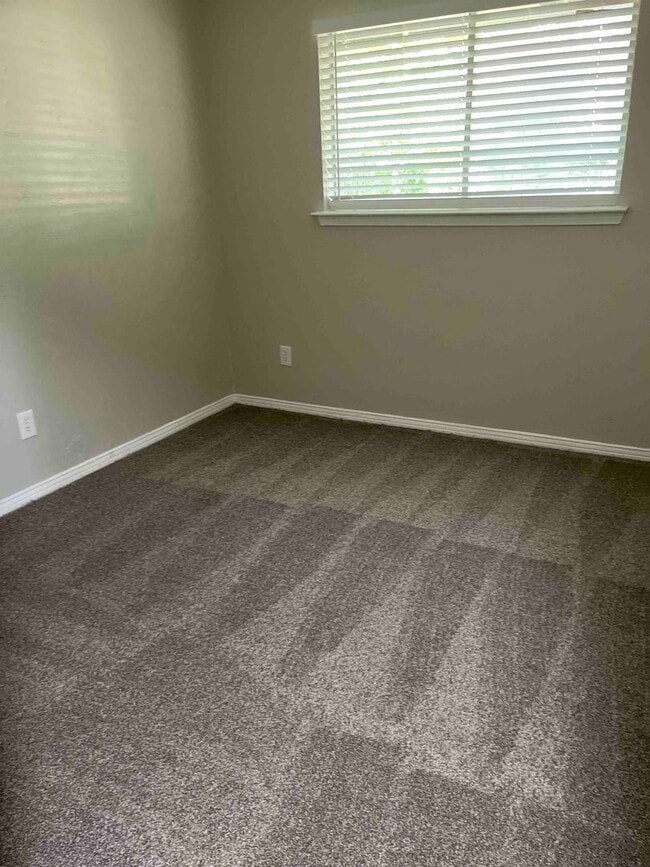 Photo - 114 Shadybrook Dr