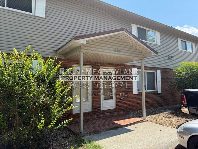 1825 Meadowland Ln