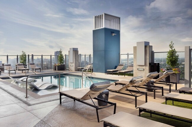 Two resort-style rooftop pools - SkyHouse River Oaks Apartments
