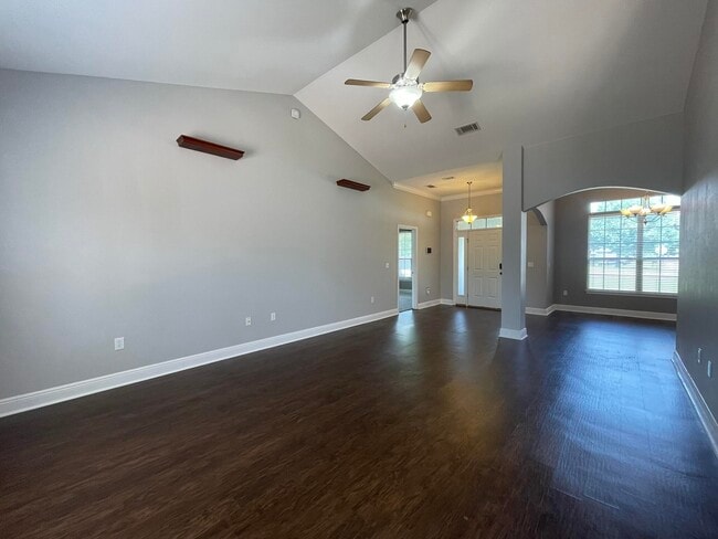 Photo - 148 Crab Apple Ave