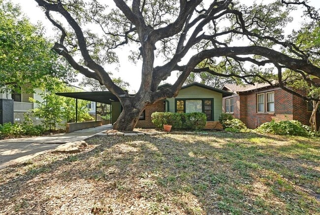 Building Photo - 1507 Travis Heights Blvd Rental