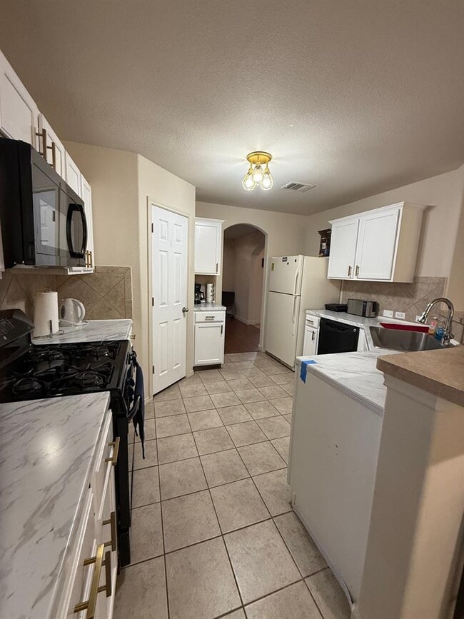 Photo - 168 Dolomite Dr