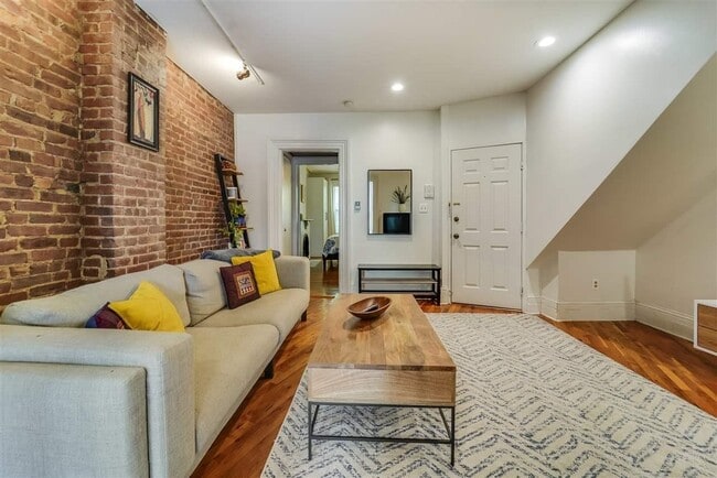 Photo - 138 Garden St