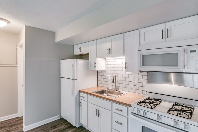 Photo - Silver Maple Village Apartments