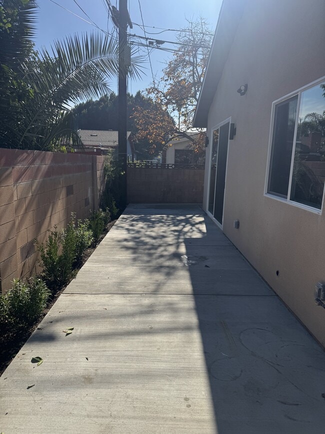 Photo - 15920 Eccles St