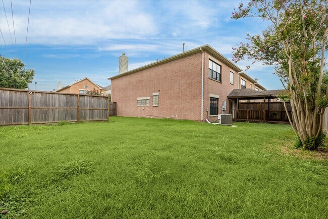 Photo - 9829 Riddlelink Ln