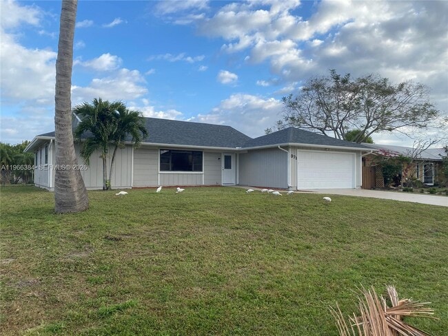 Photo - 371 SE Fairchild Ave