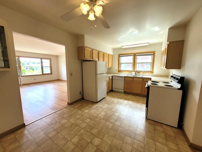 Photo - 1441 E Johnson St Unit D