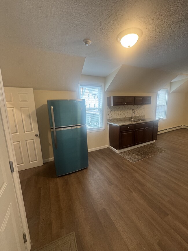 Photo - 194 Harrison St