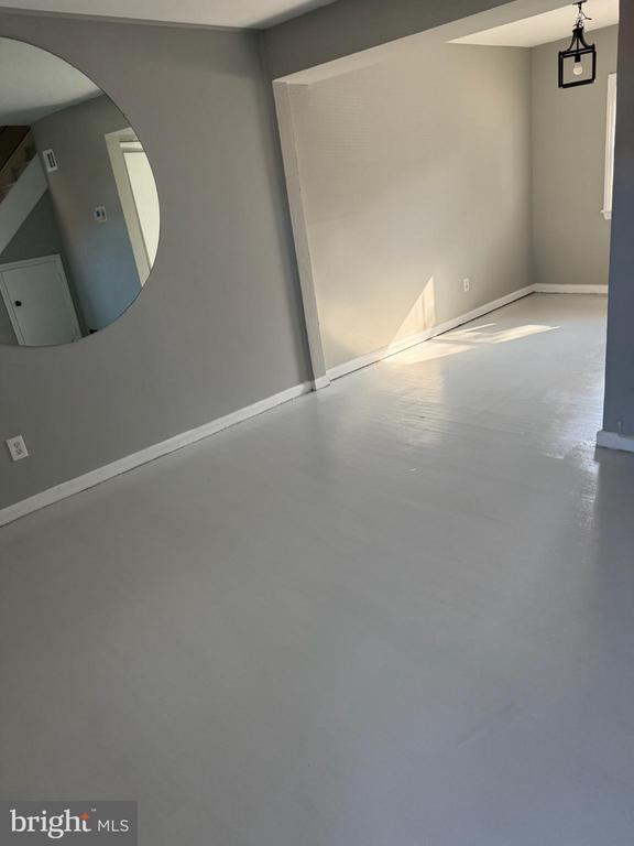 Photo - 2533 Iverson St