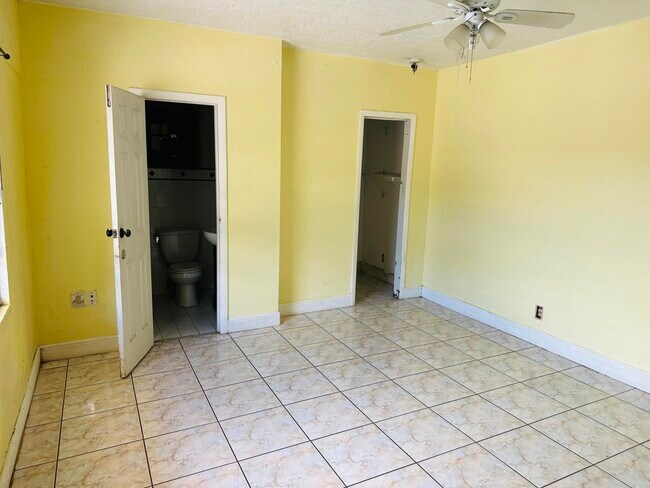 3893 Allison Ct