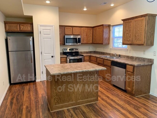 Photo - 813 E Daniels St