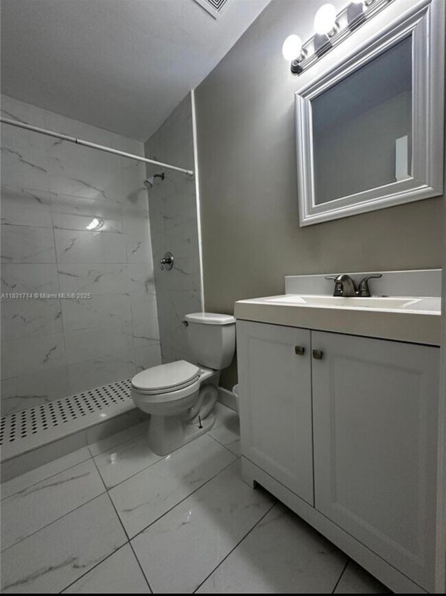 Photo - 20500 SW 92nd Pl