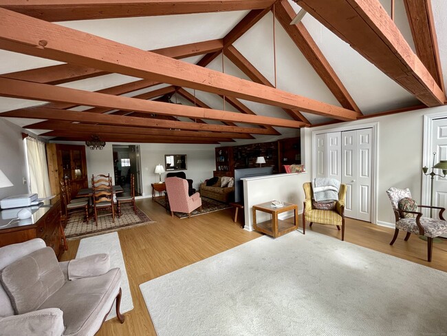 Building Photo - 203 Pine Hollow Rd Rental