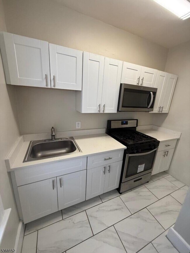 Photo - 570 Bloomfield Ave Unit 3