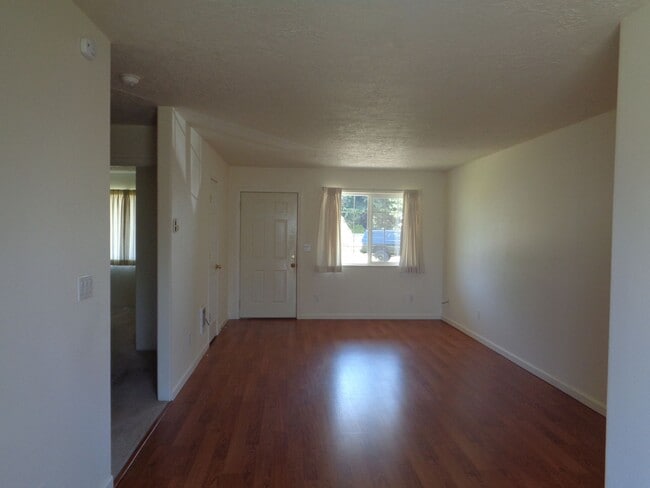 Photo - 175 W A St