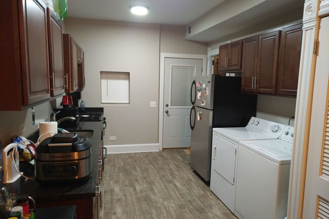 Photo - 2041 W McLean Ave Unidad 1G