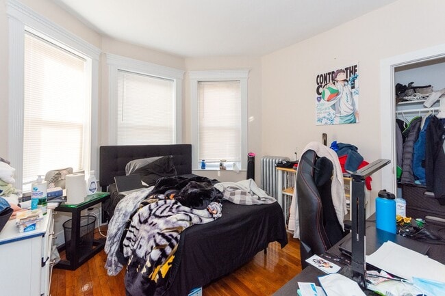 Photo - Gorgeous new four bedroom, Stainless steel kitchen, granite counter tops. Unit #25