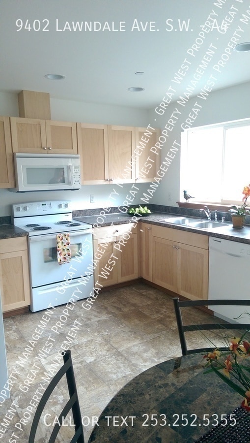 Photo - 9402 Lawndale Ave SW Unit A4