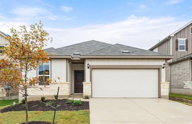 Photo - Room in House on Tree Nut Lp