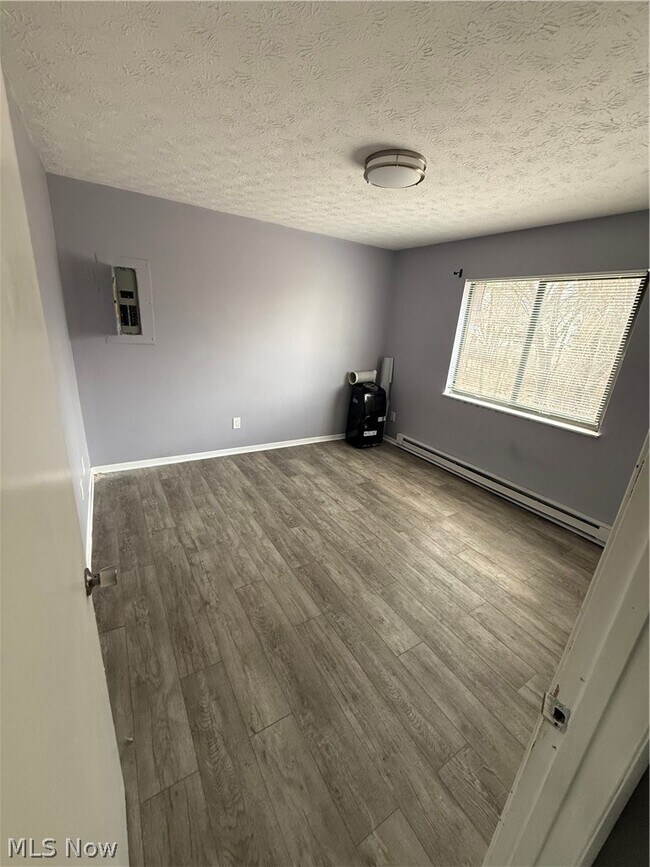 Photo - 658 Sumner St