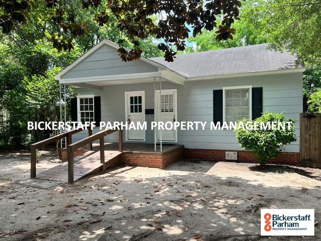Great Family Home, Located off of Veterans... - Great Family Home, Located off of Veterans...