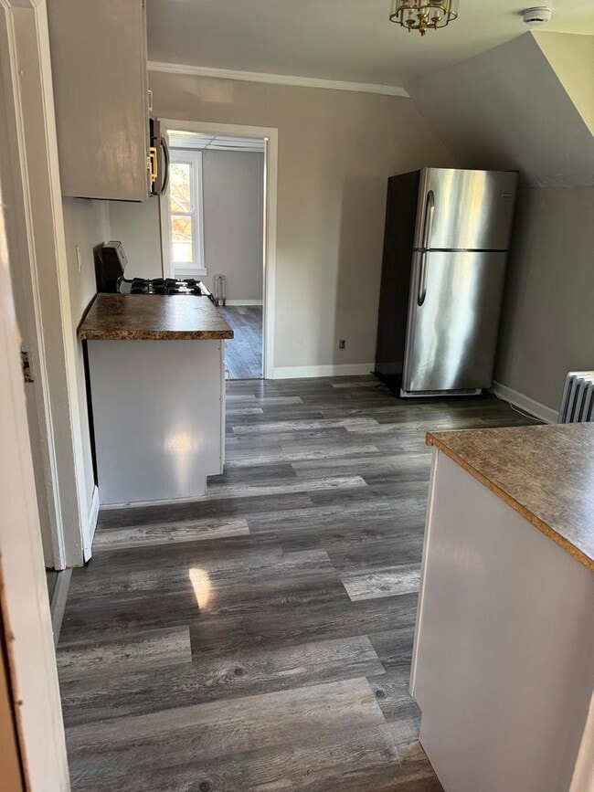 Photo - 930 S Victory St