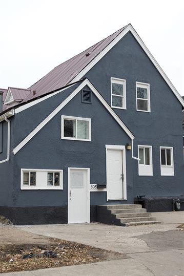 Building Photo - 305 Langside St Unit 7