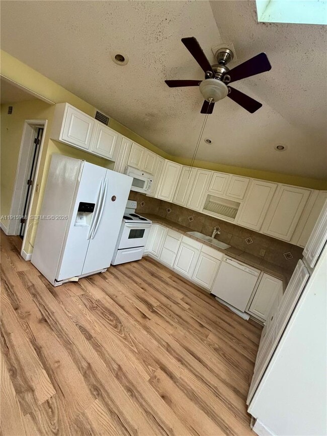 Photo - 3900 W 17th St