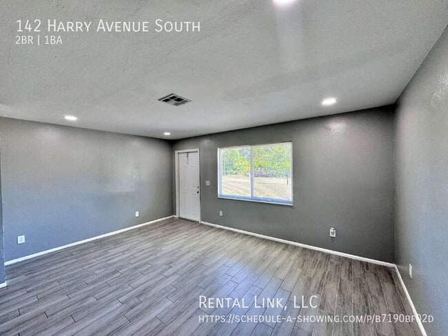 Photo - 142 Harry Ave S