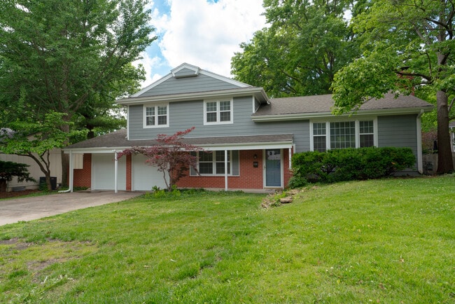 Building Photo - 9300 Outlook Dr