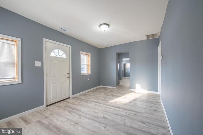 Photo - 2001 Genesee St Unit 3