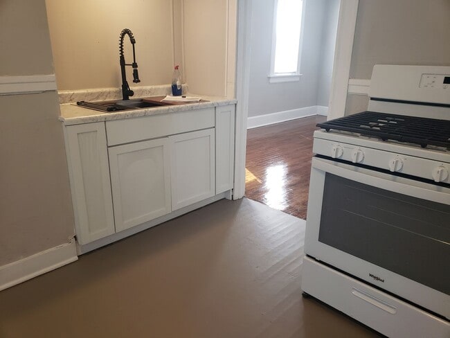 Photo - 2942 N 27th St