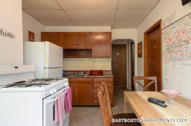 Building Photo - 28 Orleans St Rental