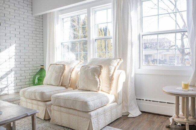 Photo - 2014 Edinburgh Dr Unit ID1226150P