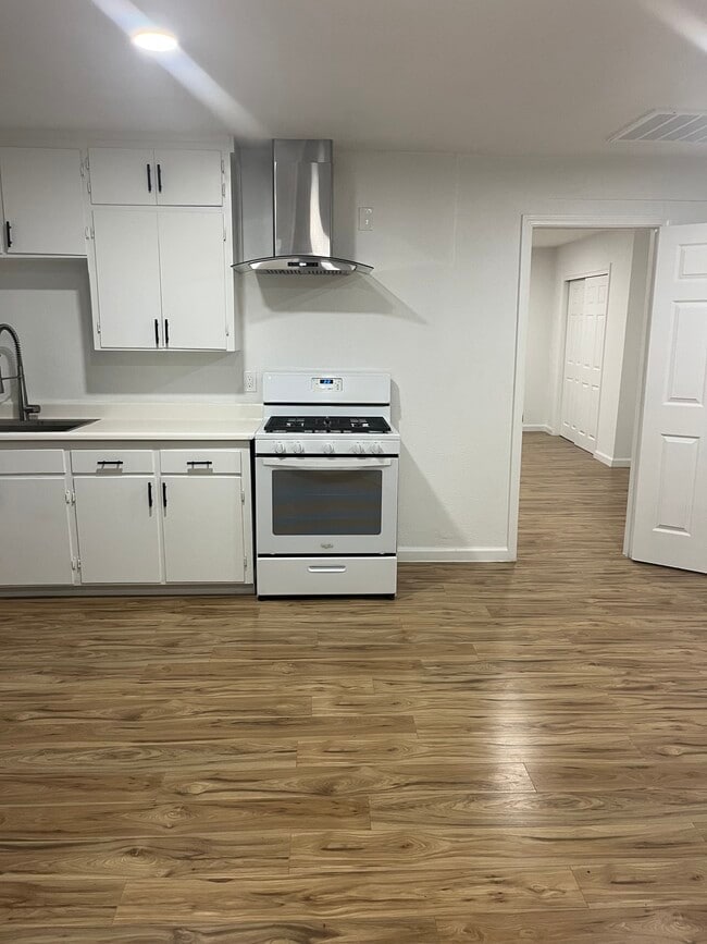 Photo - 5120 W Lamona Ave