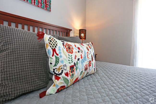 1BR, 1BA - 700 SF - Kachina Apartments