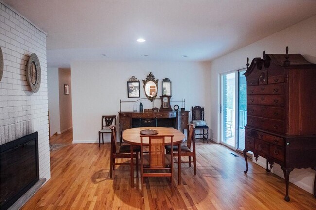 Photo - 16 Old Stone Rd