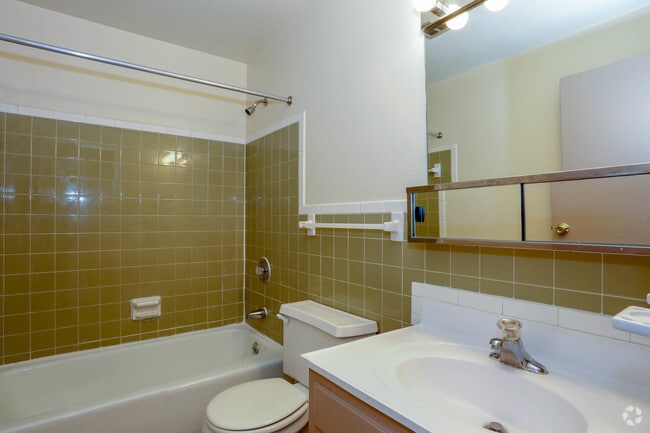 2 Bedroom/ 1 1/2 Bath Townhome - Unfurnished