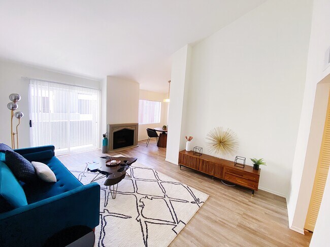 Living room, fireplace, balcony