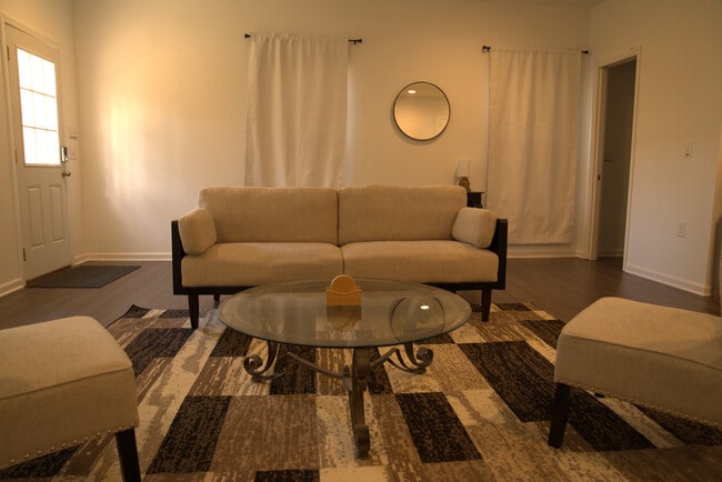 Photo - 3100 Dogwood Dr