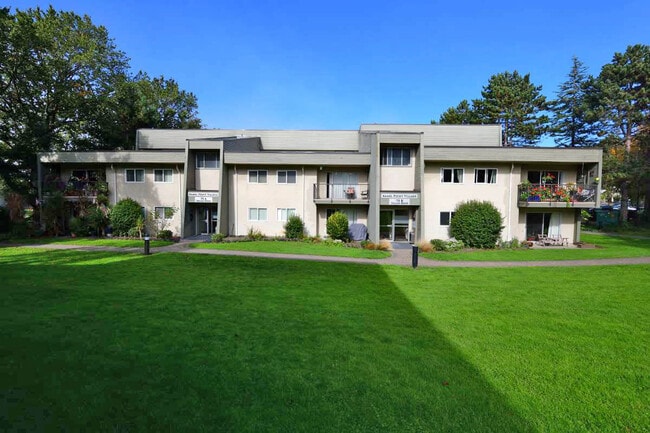 Building Photo - Kamel Point Village Apartments