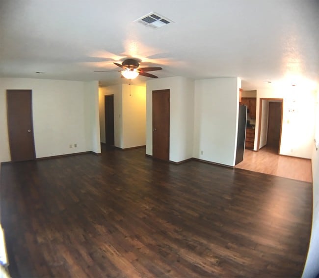 Photo - 1619 Village Dr