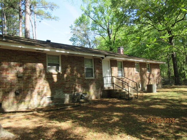 Photo - 523 Colonial Dr