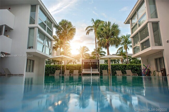 Building Photo - 285 Sunrise Dr Unit 108