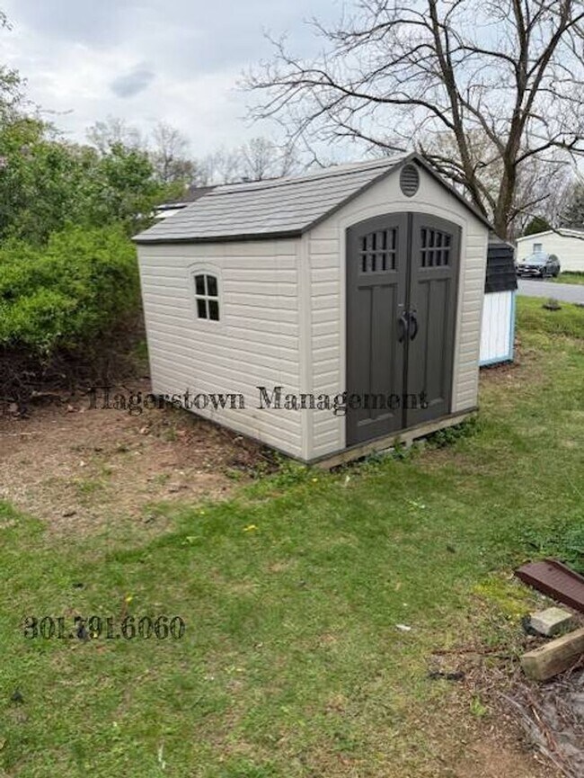 Photo - 3 Bedroom, 2 Bath Manufactured Home in Highland Manor