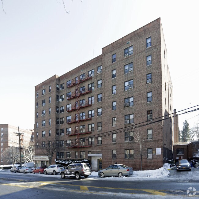 Photo - 500 Riverdale Ave Apartments